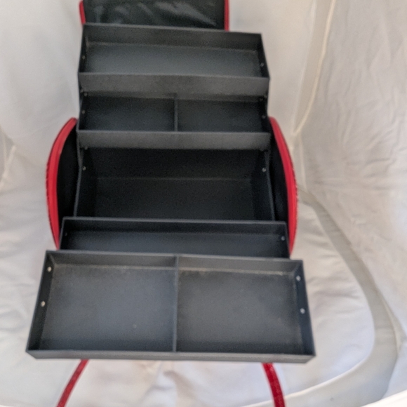 Make-Up Case - Elegant Red Crocodile-Embossed Make-Up Bag - Picture 2 of 10